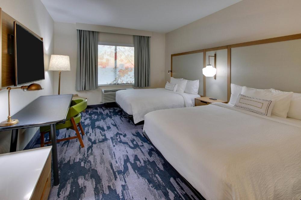 Guest room, 2 Queen interior